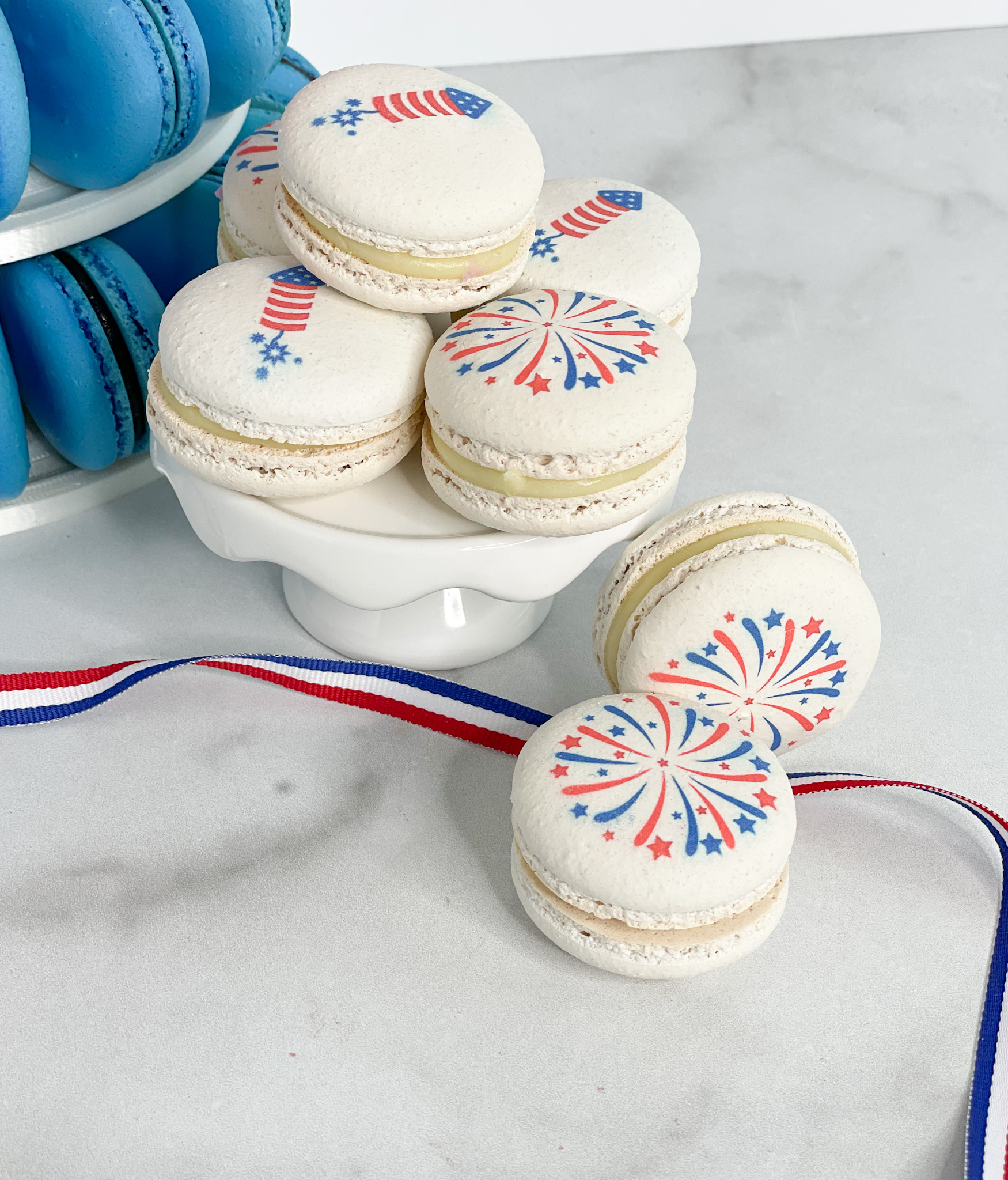 Fireworks macaron