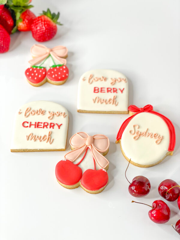 Cherry or berry cookie gift set