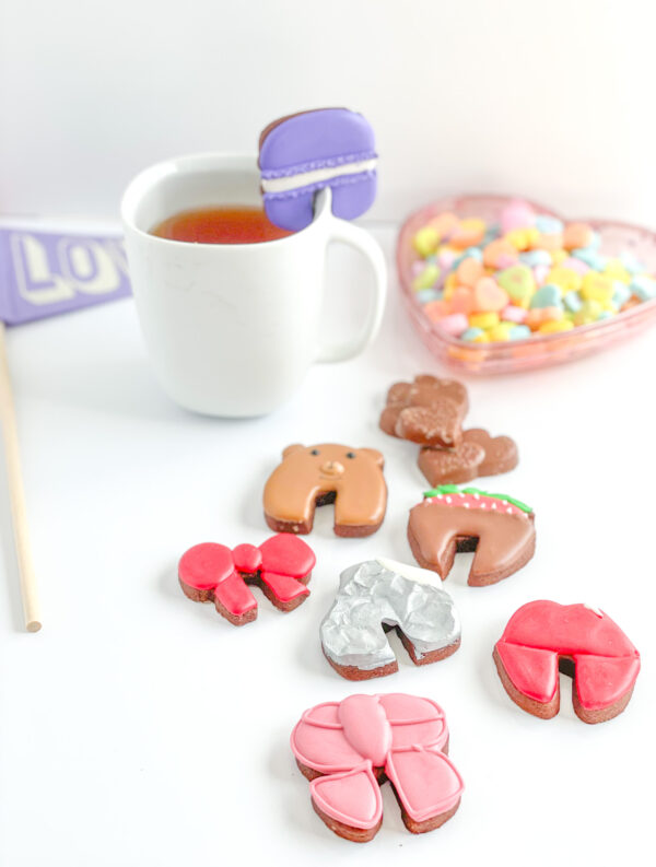 Valentine’s Day mug huggers Valentine’s Day mug huggers