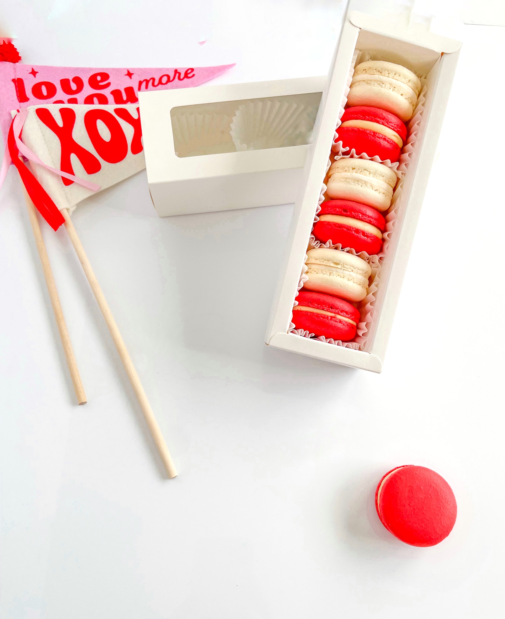 box of 6 macarons