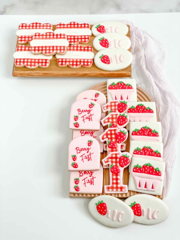 Berry first birthday cookies Berry first birthday cookies