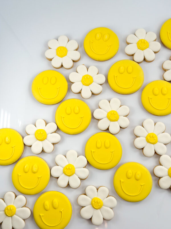 happy face daisies and smiley faces